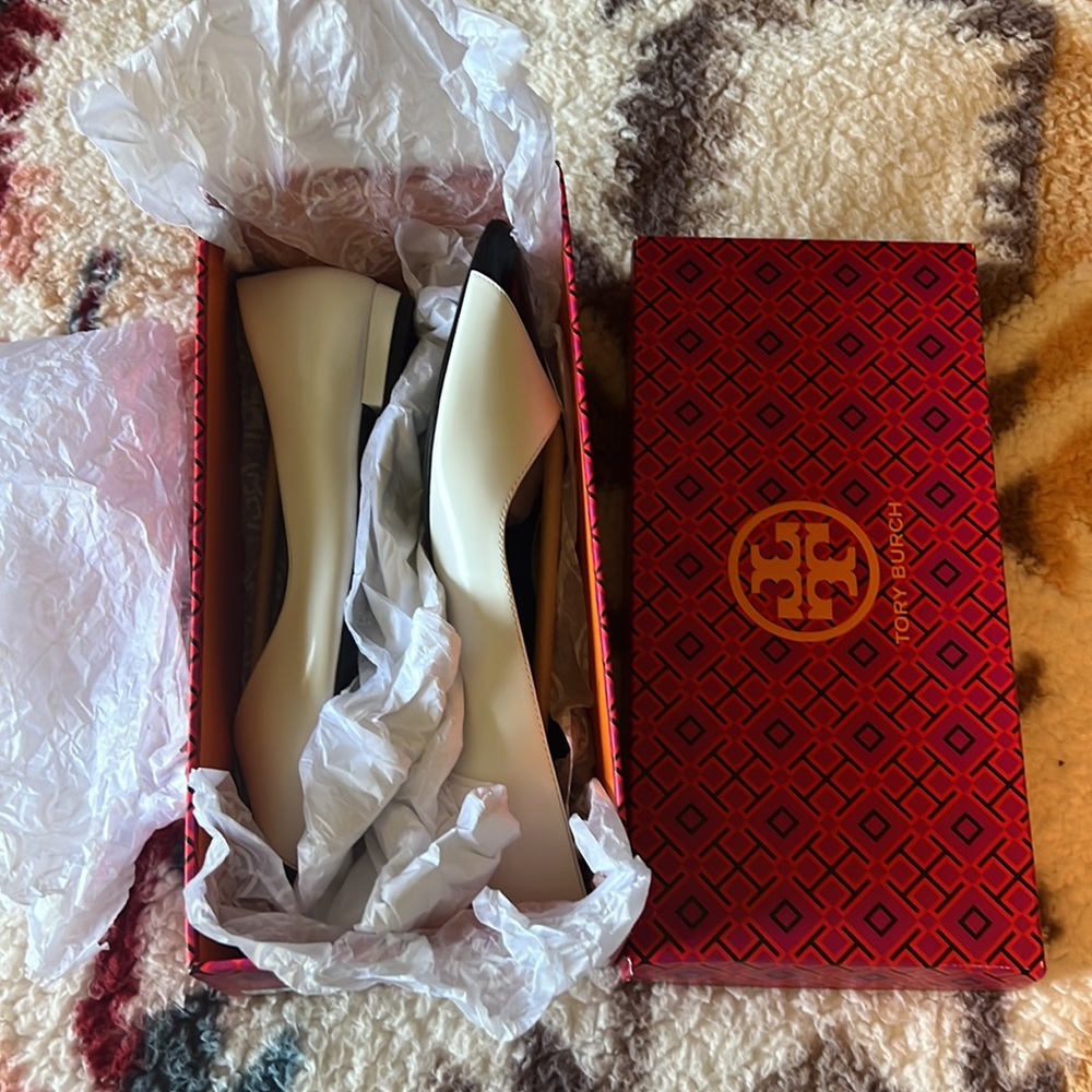 Tory Burch TRIANGLE POINTED FLAT size 8 NWT - Picture 7 of 8